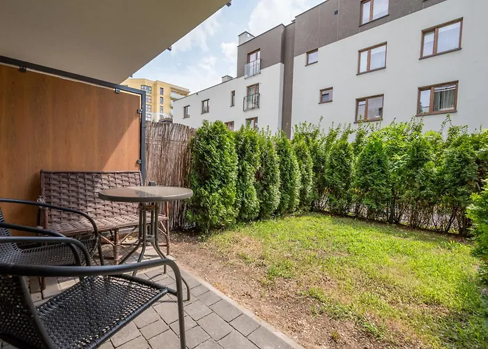Metro Bemowo Apartment With Garden