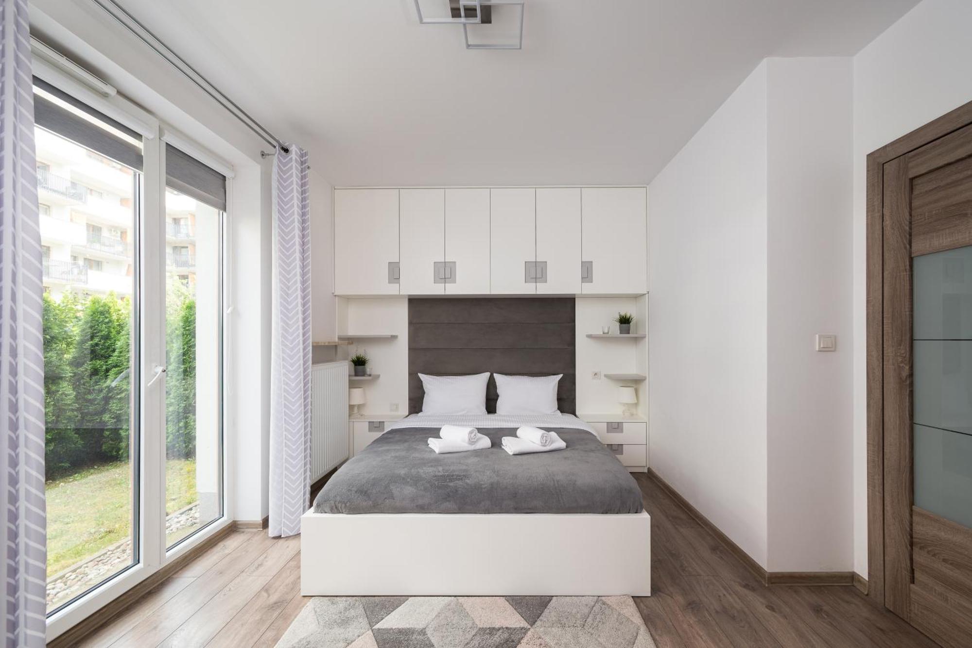 Apartment Metro Bemowo With Garden