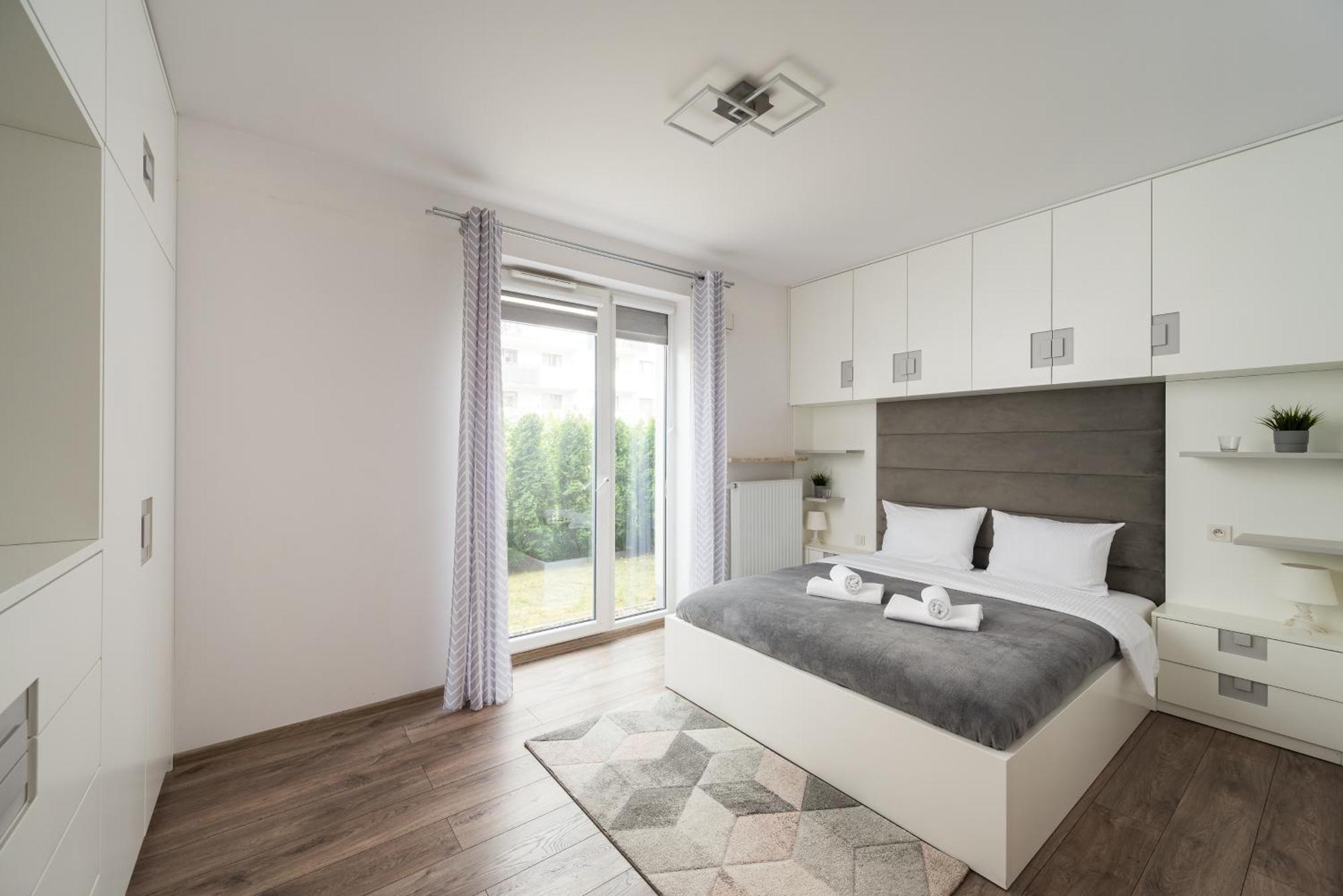 Apartment Metro Bemowo With Garden