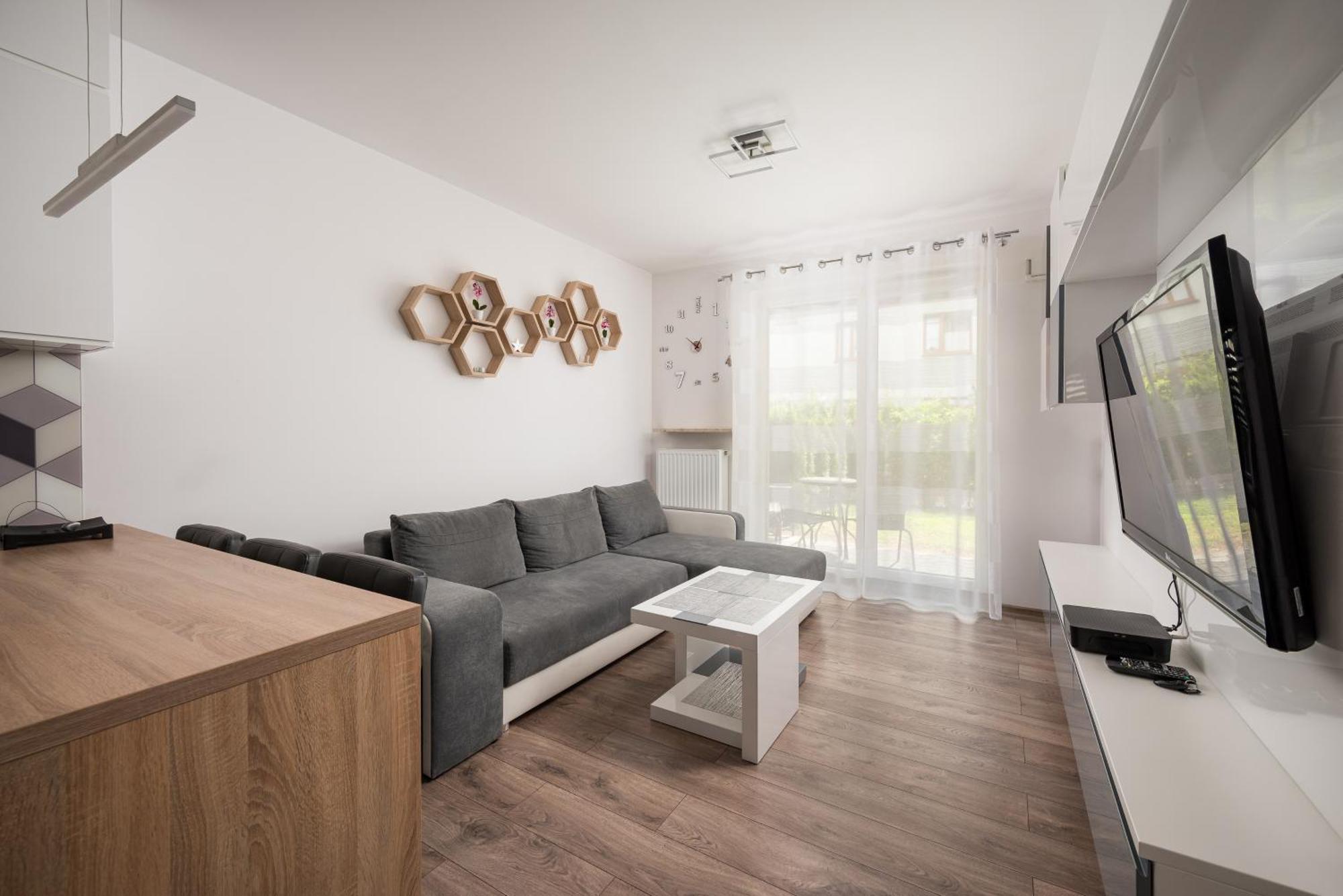 Metro Bemowo With Garden Apartment Warschau